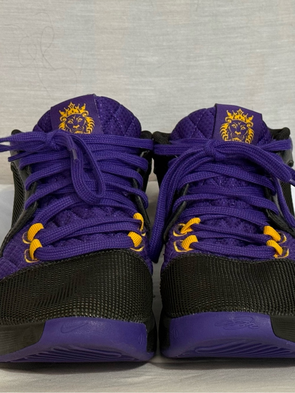 Nike LeBron Witness 8 Basketball Shoes Black Purple Gold Men’s Size 8